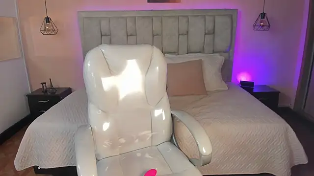 Stefhanyblow online show from September 13, 2025, 10:53 pm