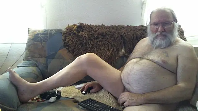 Snapshot of SexySantaC chatting on December 31, 2024, 2:14 pm SexySantaC online show from December 31, 2024, 2:14 pm