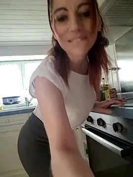 Snapshot of XLisaxx chatting on March 12, 2025, 4:35 pm XLisaxx online show from March 12, 2025, 4:35 pm