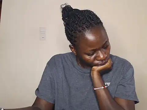 queenofqueens96 online show from February 27, 2026, 4:34 am