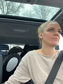 Snapshot of Suesse_Schnitte chatting on December 6, 2024, 11:54 am Suesse Schnitte online show from December 6, 2024, 11:54 am