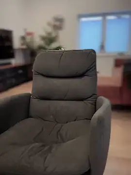 Snapshot of Suesse_Schnitte chatting on December 16, 2024, 12:16 pm Suesse Schnitte online show from December 16, 2024, 12:16 pm