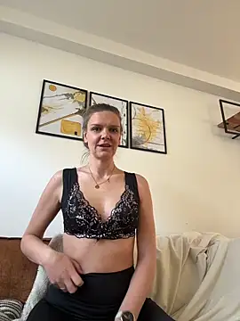 Snapshot of Suesse_Schnitte chatting on March 10, 2026, 8:30 am Suesse Schnitte online show from March 10, 2026, 8:30 am