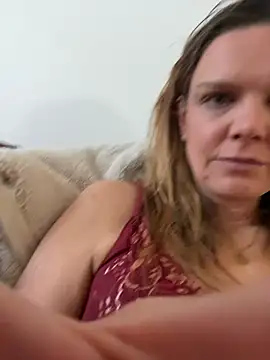 Snapshot of Suesse_Schnitte chatting on March 11, 2026, 7:58 am Suesse Schnitte online show from March 11, 2026, 7:58 am