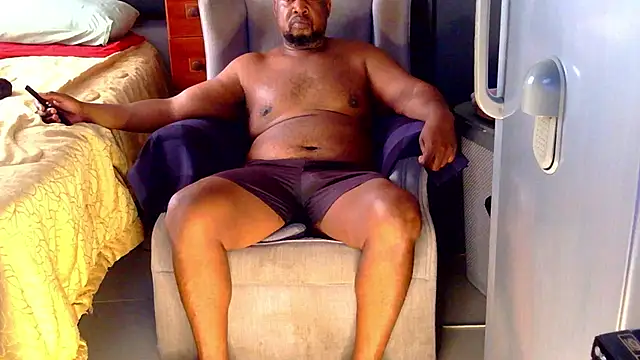 Snapshot of CharlesBlk79_ chatting on January 7, 2026, 8:06 am CharlesBlk79 online show from January 7, 2026, 8:06 am