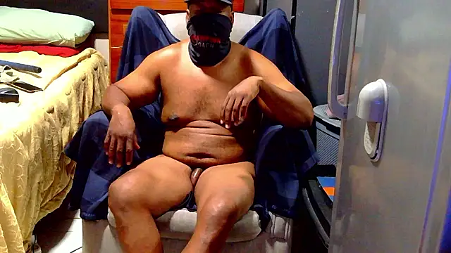 Snapshot of CharlesBlk79_ chatting on January 31, 2026, 7:11 pm CharlesBlk79 online show from January 31, 2026, 7:11 pm