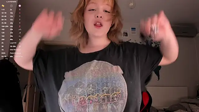 Snapshot of LisaLaas chatting on December 3, 2024, 7:22 pm LisaLaas online show from December 3, 2024, 7:22 pm