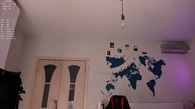 Snapshot of LisaLaas chatting on December 13, 2024, 1:44 pm LisaLaas online show from December 13, 2024, 1:44 pm