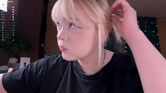 LisaLaas online show from February 28, 2026, 9:16 pm