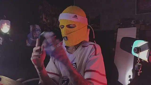 AcidMilo online show from March 10, 2026, 10:59 pm