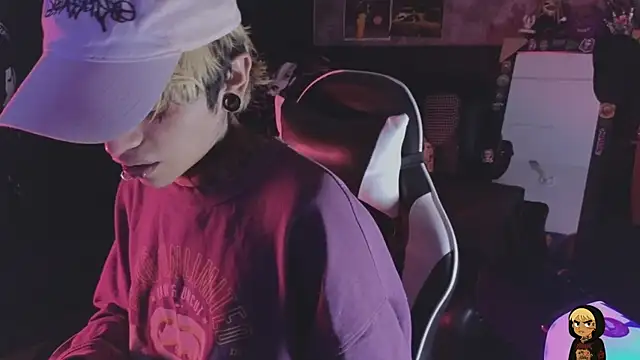 AcidMilo online show from May 15, 2026, 5:36 am