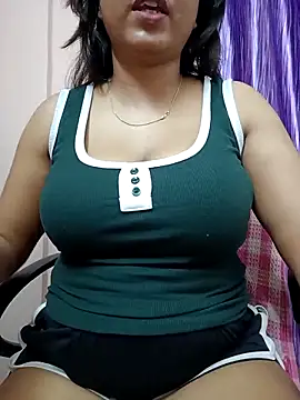 Snapshot of Nia__09 chatting on March 3, 2025, 9:05 pm Nia  09 online show from March 3, 2025, 9:05 pm