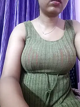 Snapshot of Nia__09 chatting on September 14, 2025, 7:35 pm Nia  09 online show from September 14, 2025, 7:35 pm