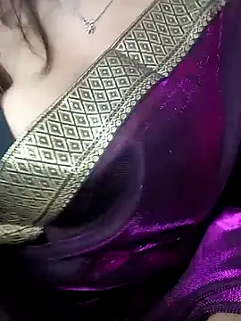 Snapshot of Nia__09 chatting on September 15, 2025, 8:09 pm Nia  09 online show from September 15, 2025, 8:09 pm