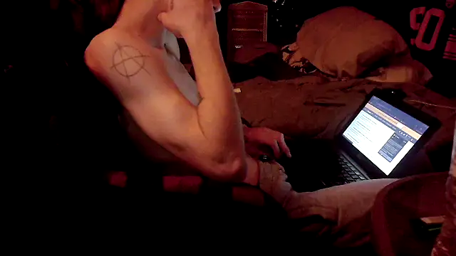 xxxTony999 online show from November 4, 2025, 11:37 pm