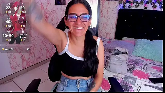 Snapshot of alma_blue chatting on December 8, 2024, 10:36 pm alma blue online show from December 8, 2024, 10:36 pm