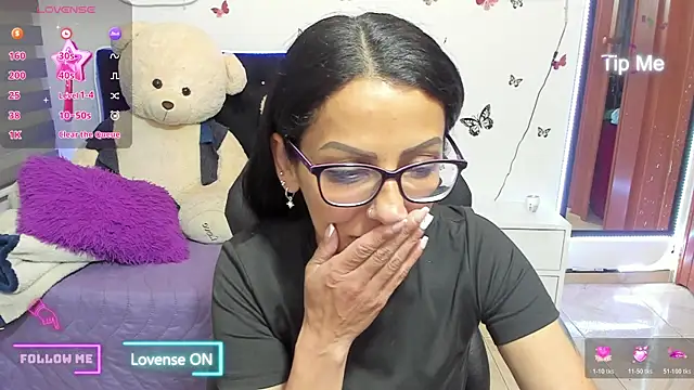 alma blue online show from November 25, 2025, 10:32 pm