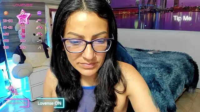 alma blue online show from February 2, 2026, 10:30 pm