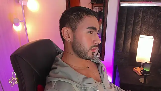 Snapshot of ItsMeEros chatting on November 22, 2025, 10:53 pm ItsMeEros online show from November 22, 2025, 10:53 pm