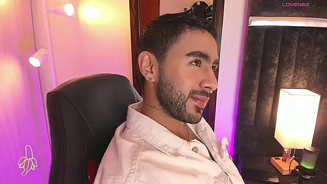 Snapshot of ItsMeEros chatting on November 27, 2025, 10:45 pm ItsMeEros online show from November 27, 2025, 10:45 pm