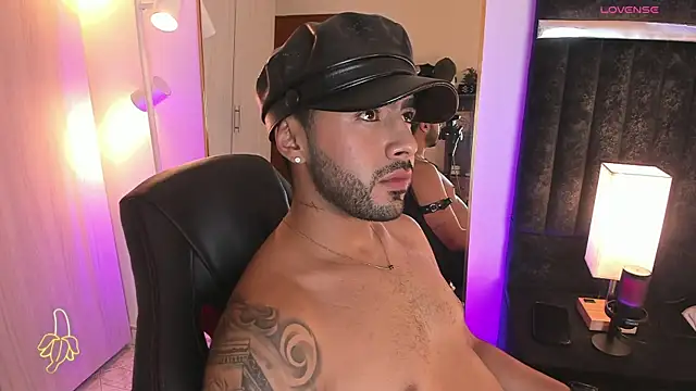 Snapshot of ItsMeEros chatting on November 30, 2025, 11:31 pm ItsMeEros online show from November 30, 2025, 11:31 pm