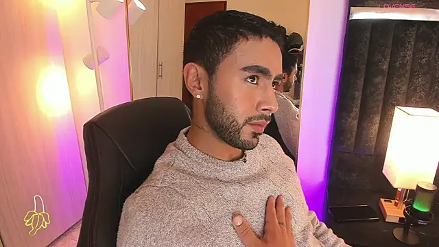 Snapshot of ItsMeEros chatting on December 2, 2025, 10:27 pm ItsMeEros online show from December 2, 2025, 10:27 pm