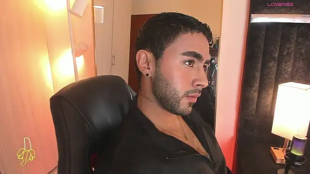 Snapshot of ItsMeEros chatting on December 5, 2025, 9:00 pm ItsMeEros online show from December 5, 2025, 9:00 pm