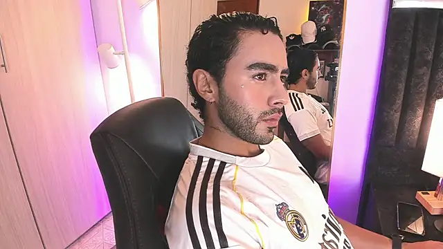 ItsMeEros online show from March 31, 2026, 10:32 pm