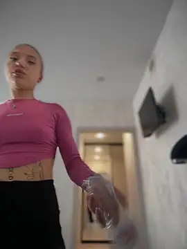 pinkstar  online show from February 19, 2025, 5:38 am