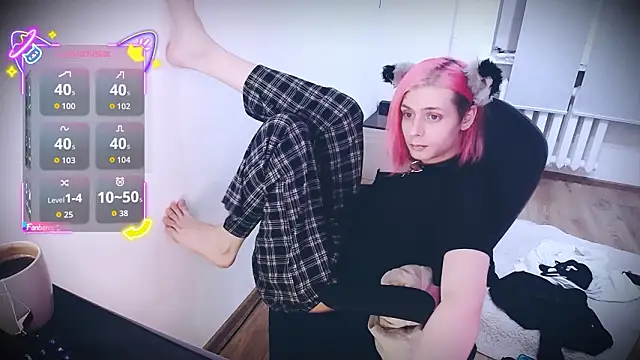 Littlepinkcat online show from January 15, 2026, 4:33 pm