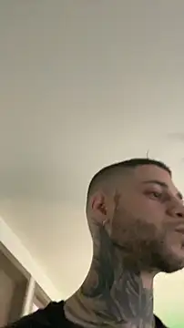  jamesleandros1 online show from March 27, 2026, 4:07 pm