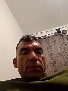 Snapshot of Daddy1972 chatting on December 29, 2024, 11:29 am Daddy1972 online show from December 29, 2024, 11:29 am