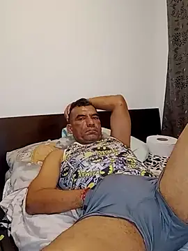 Snapshot of Daddy1972 chatting on January 8, 2025, 12:28 am Daddy1972 online show from January 8, 2025, 12:28 am