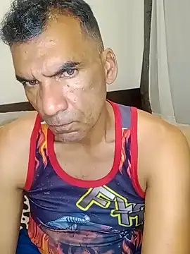 Snapshot of Daddy1972 chatting on February 8, 2025, 2:47 am Daddy1972 online show from February 8, 2025, 2:47 am