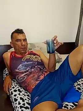 Snapshot of Daddy1972 chatting on February 8, 2025, 1:22 pm Daddy1972 online show from February 8, 2025, 1:22 pm