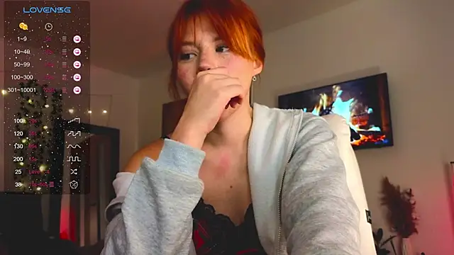 Snapshot of Juliette_Sunshine chatting on February 3, 2025, 12:58 am Juliette Sunshine online show from February 3, 2025, 12:58 am