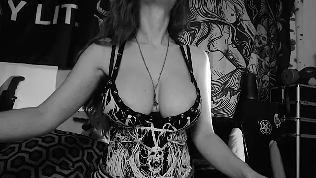 Silentmary online show from July 8, 2026, 1:37 pm