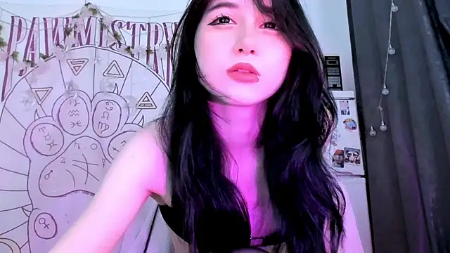 Snapshot of Holy420lolii chatting on July 28, 2026, 7:26 pm Holy420lolii online show from July 28, 2026, 7:26 pm