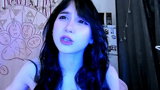 Snapshot of Holy420lolii chatting on July 28, 2026, 8:52 pm Holy420lolii online show from July 28, 2026, 8:52 pm