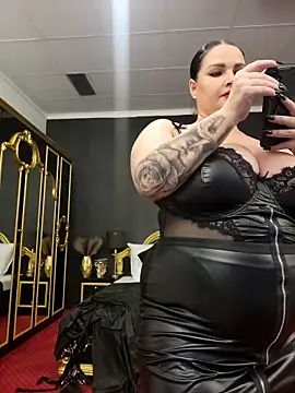 GeorgiaLerox online show from October 14, 2025, 11:33 am