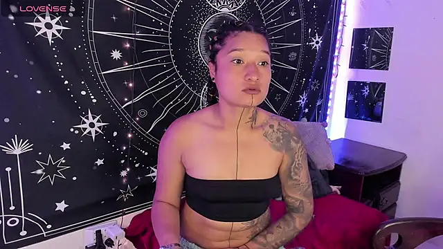 Snapshot of Eva_Lee_ chatting on October 15, 2025, 7:52 am Eva Lee  online show from October 15, 2025, 7:52 am