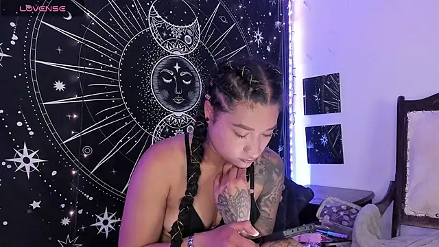 Snapshot of Eva_Lee_ chatting on October 16, 2025, 9:10 am Eva Lee  online show from October 16, 2025, 9:10 am