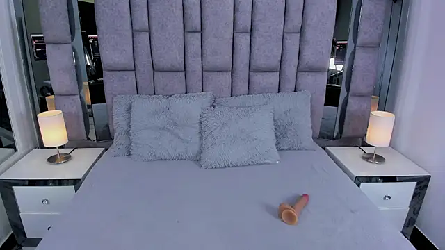Snapshot of EMMAHILL1 chatting on June 30, 2026, 11:11 am EMMAHILL1 online show from June 30, 2026, 11:11 am