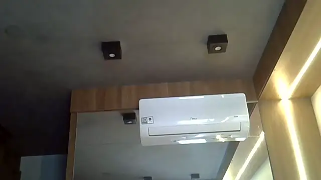 Skinny-Kitten online show from November 3, 2025, 12:17 pm