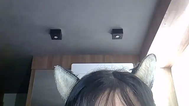 Skinny-Kitten online show from April 4, 2026, 3:38 am