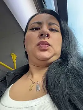 Abril Luv online show from February 18, 2025, 12:28 pm
