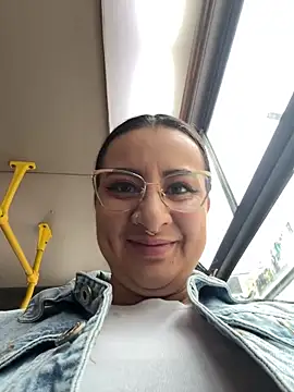 Abril Luv online show from April 2, 2026, 12:25 pm