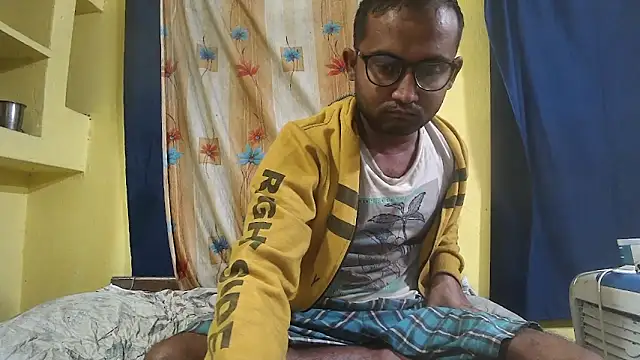 Snapshot of Cute_boy2000 chatting on December 9, 2024, 12:56 am Cute boy2000 online show from December 9, 2024, 12:56 am