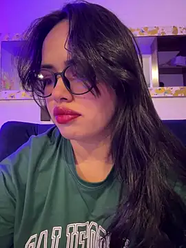 Snapshot of andra_rose chatting on January 12, 2025, 11:15 pm andra rose online show from January 12, 2025, 11:15 pm