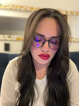 Snapshot of andra_rose chatting on March 6, 2025, 11:09 pm andra rose online show from March 6, 2025, 11:09 pm